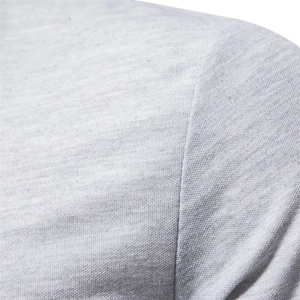 Polo en coton gris pour homme avec broderie cerf et texture de maille de qualité