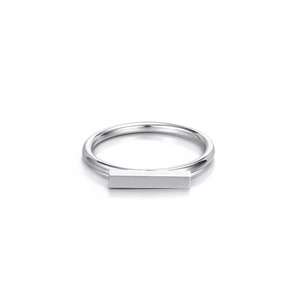 Anello minimalista in acciaio inossidabile argento con parte superiore piatta rettangolare