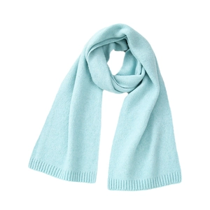 Elegante bufanda de punto azul cielo en mezcla de lana con bordes acanalados