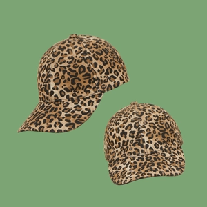 Fashionable leopard print baseball cap with curved brim for casual outdoor styling