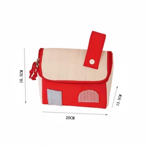 Detailed dimensions of the house-shaped makeup bag showing 20cm length and 16.5cm height