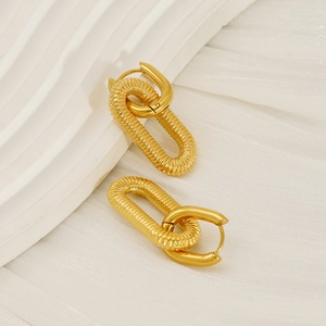 Boucles d'oreilles ovales plaquées or 18K en acier inoxydable à maillons torsadés et lisses