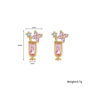 Detail view of 18K gold flower earrings with pink petals and zircon dimensions