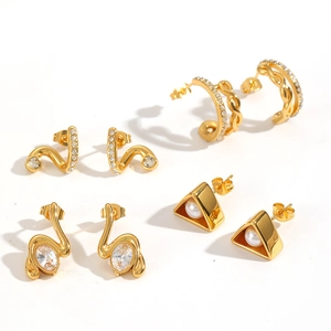 Minimalist 18K gold plated stainless steel earrings set with rhinestones and pearls