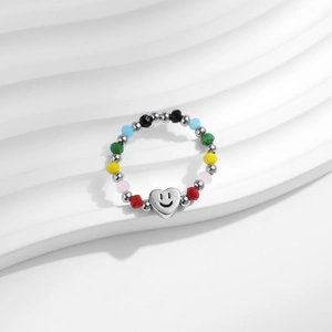 Bague en perles colorées en argent S925 avec un pendentif smiley en forme de cœur