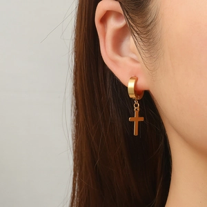 Orecchini a cerchio in acciaio inossidabile placcato oro 18K con croce per uomo e donna