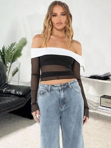 Haut tube sexy noir et blanc avec manches en maille et design à épaules dénudées