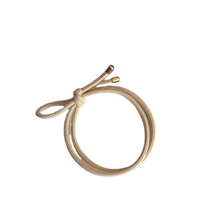 Élastique à cheveux tressé beige minimaliste avec accent de nœud doré poli