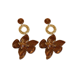 Vintage tortoiseshell floral drop earrings with amber resin petals and gold hammered hoops