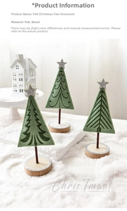 Trois sapins de Noël en feutre vert avec socles en bois et étoiles argentées