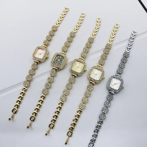 Montre carrée luxe pour femme avec strass en or, argent et rose, mouvement quartz