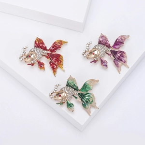 Elegant goldfish brooch set with alloy rhinestones and colorful enamel inlay decor