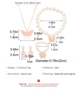 Dimensiones detalladas del juego de joyas mariposa rosa con collar y pendientes