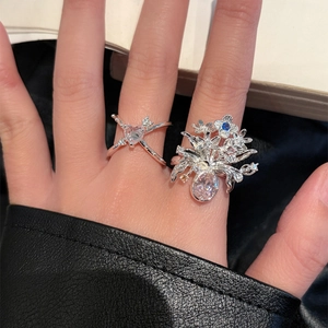 Bague Ouverte en Cuivre Zirconia Rétro Français pour Femmes Luxe Vase Fleur Floral Bague Réglable Bijoux Accessoire