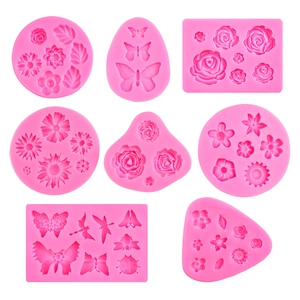 Lot de 8 moules en silicone rose motifs de fleurs marguerites et papillons