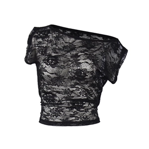 Détail du tissu en dentelle florale noire sur un crop top sexy à épaule dénudée pour femmes