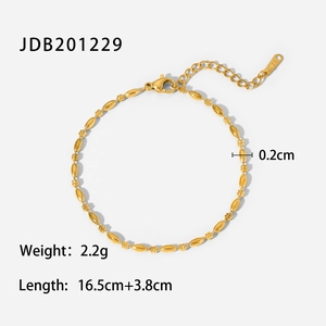 Détails du bracelet perlé plaqué or 18 carats avec dimensions et spécifications du fermoir