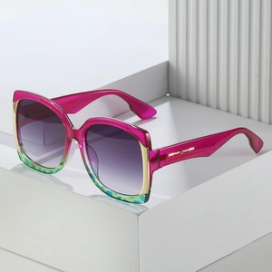 Fashion Oversized Square Sunglasses For Women UV400 Protection Gradient PC Lens Metal Plastic Frame Chic Vintage Eyewear