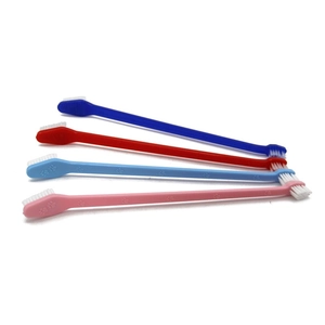 Dual-headed long handle pet toothbrushes in four colors for cats and dogs dental care