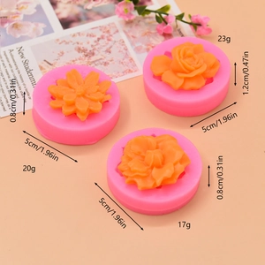 Pink silicone floral molds for lily and rose fondant with 5cm diameter and size labels