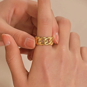 Polished gold Cuban chain ring for women, chunky minimalist link band jewelry