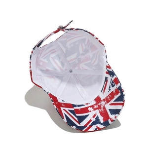 Détails de l'intérieur d'une casquette drapeau britannique avec boucle réglable en métal