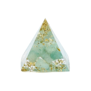 Green crystal stone resin pyramid ornament with gold foil fragments for desk decor