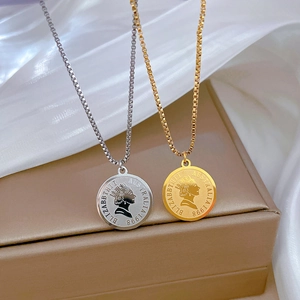 Stainless Steel Round Coin Pendant Necklace Queen Portrait Minimalist Clavicle Chain For Women