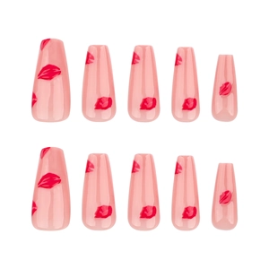 Lange Sargnägel in Rosa mit roten 3D-Lippenabdrücken für den Valentinstag Look