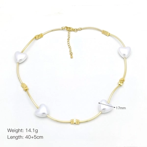 Detailed view of heart pendant necklace with 17mm charms and 40+5cm length specs