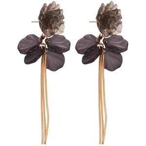 Elegant floral tassel earrings with acrylic petals and long golden metal chain drops