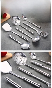 Set di utensili da cucina in acciaio inossidabile lucido con spatola, mestoli e ganci pratici
