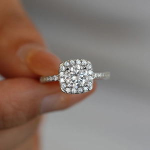 Luxurious S925 silver square halo ring with 1ct round moissanite and pave band