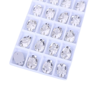 Flatback skull shaped glass crystal rhinestones with two holes for sewing projects