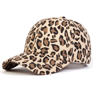 Fashionable leopard print baseball cap with curved brim for sun protection