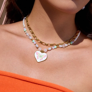 Collier Pendentif Cœur Papillon en Acier Inoxydable Plaqué Or Künstliche Perle Imitation Bijoux Perlés Bohème Doux pour Femmes
