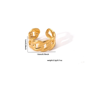 Detail shot of gold-plated cuban chain ring showing 1cm height and 1.8cm inner diameter