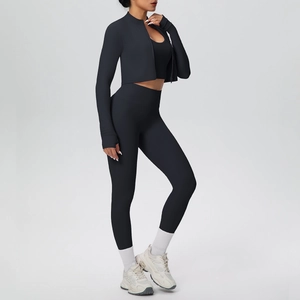Completo yoga 3 pezzi con maniche con asola per il pollice e leggings a vita alta