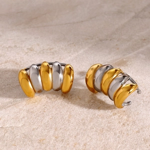 Modern two-tone ribbed hoop earrings in 18k gold and stainless steel finish