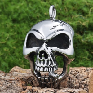 Pendentif crâne punk vintage en acier inoxydable argenté avec un design de fumeur unique