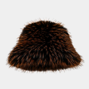 Détail du chapeau bob en fausse fourrure épaisse à poils longs en marron foncé et noir
