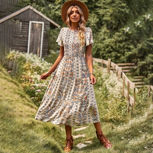 Robe midi bohème beige à corsage froncé et motifs imprimés bleu et orange vifs