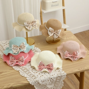 Chapeaux de paille pour filles avec nœuds floraux et dentelle en diverses couleurs