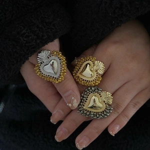 Anelli cuore sacro vintage in oro e argento per donna con dettagli a cuore intrecciati