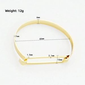 Specifiche dettagliate sulle dimensioni e peso per il bracciale da braccio ovale dorato