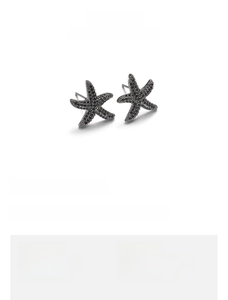 Detailed size chart showing 16mm x 18mm starfish stud earrings with black zircon