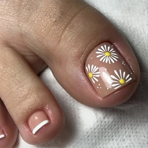 White Daisy Toe Press On Nails Nude Pink French Tip Foot Fake Nails For Women Summer Fresh Style Floral Design