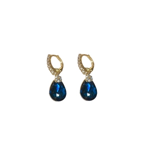 Boucles d'oreilles vintage en or avec diamants et pierres en forme de goutte bleu foncé