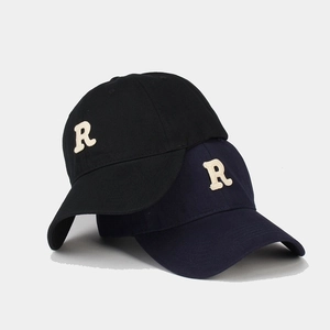 Cappellini da baseball classici con lettera R in nero e blu navy in tessuto cotone