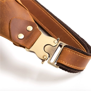 Sacoche ceinture en cuir pour homme avec boucle en laiton et détail de bandoulière